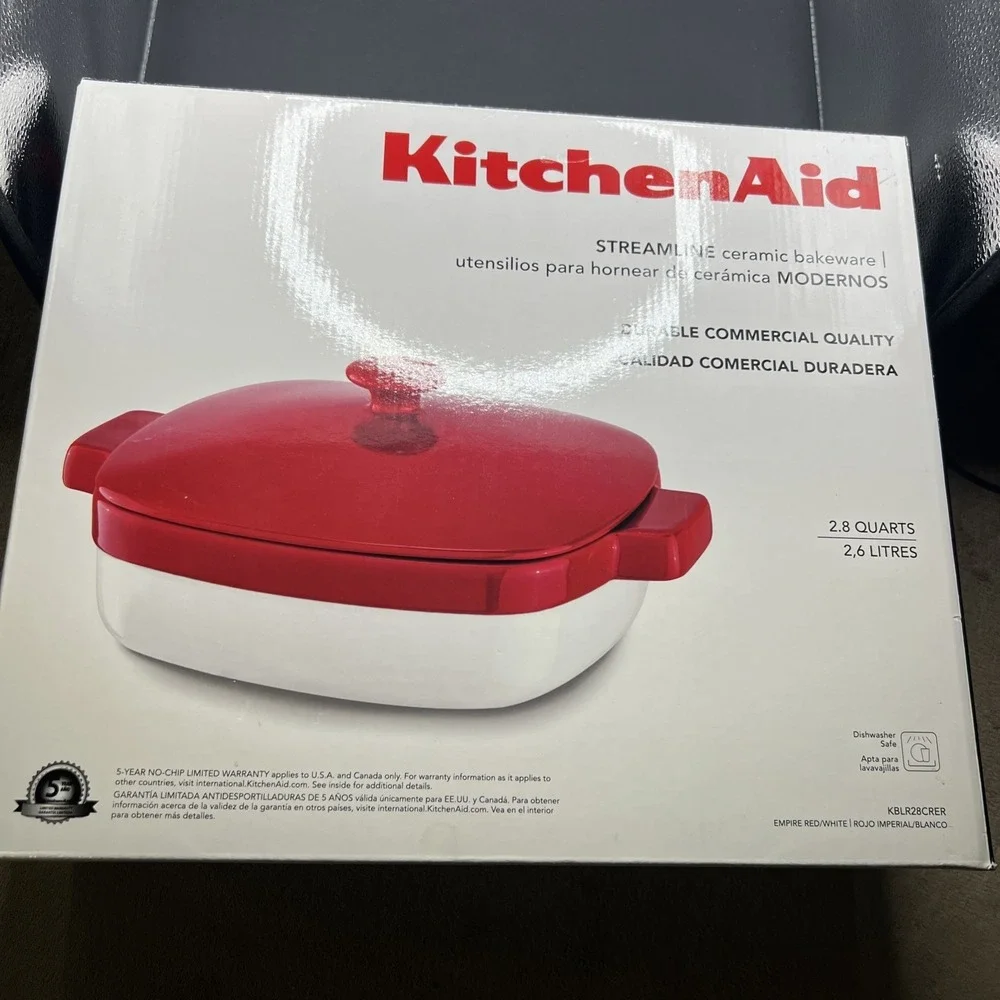NEW! KitchenAid Streamline Ceramic 2.8 Quart Casserole Bakeware Empire Red/White